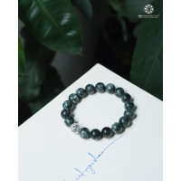 Vòng tay đá Seraphinite 10mm phối charm chữ OM